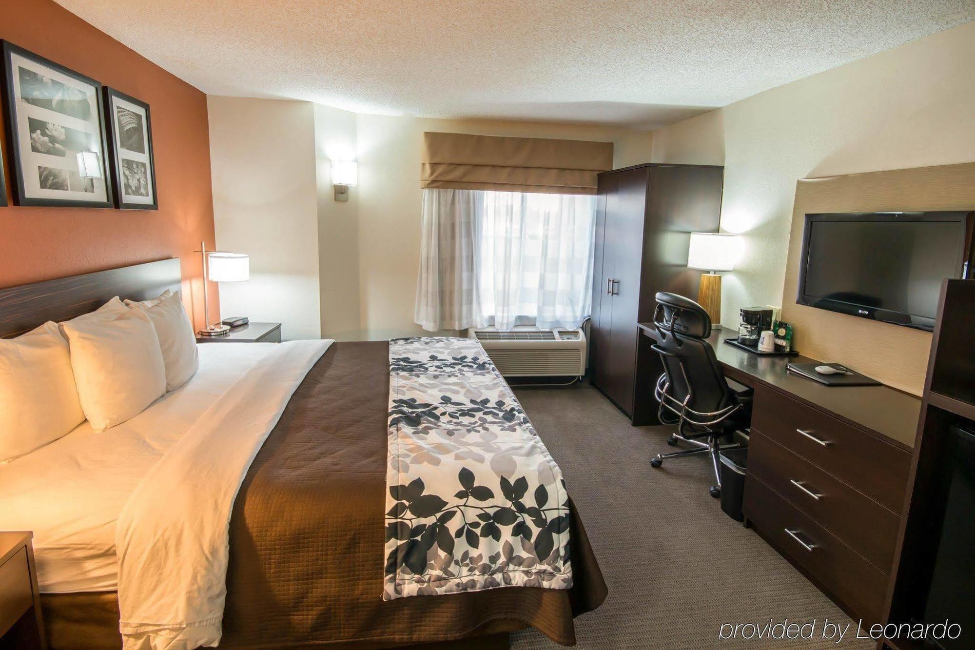 Clarion Inn & Suites Dfw North Irving Exterior foto